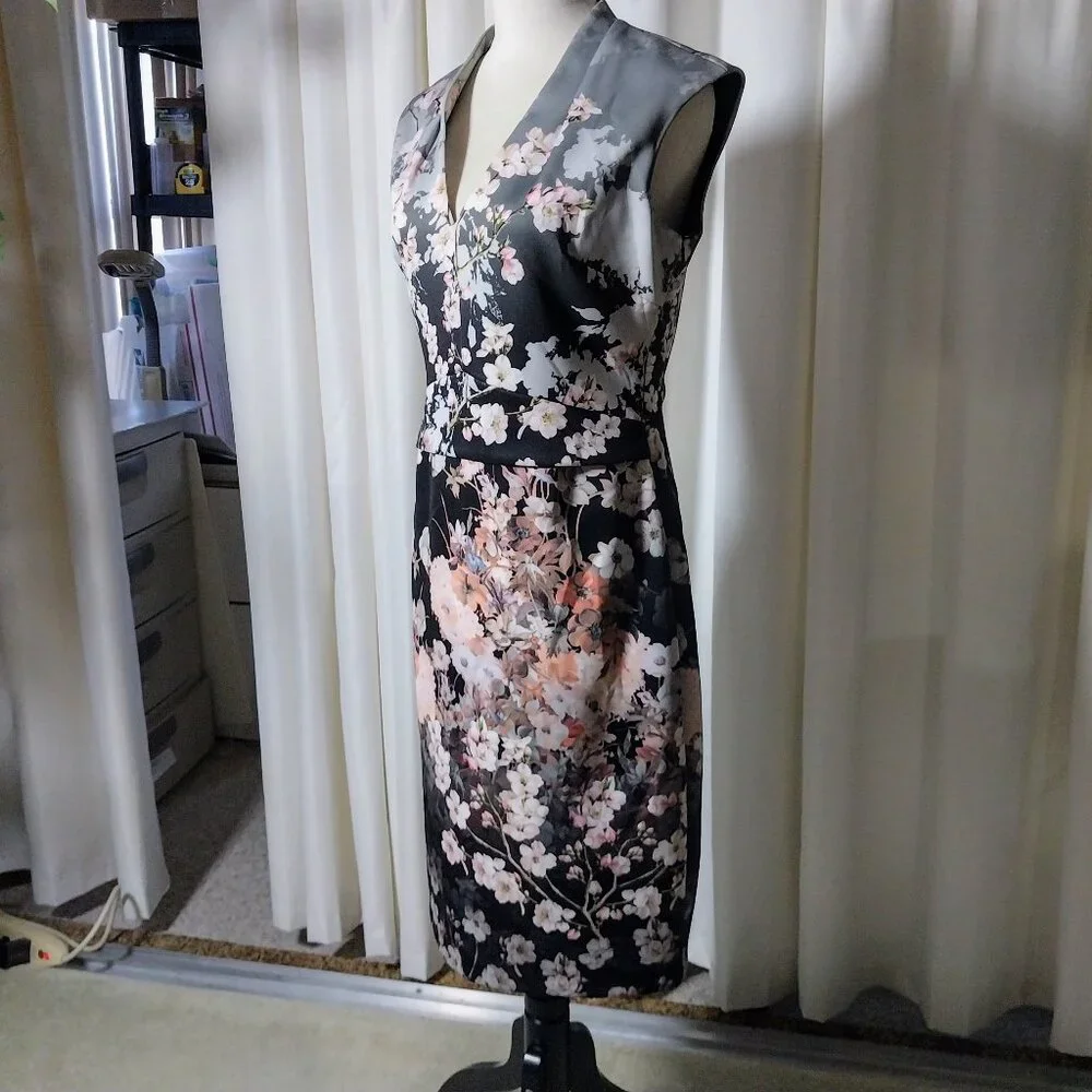 PHASE EIGHT SIZE 10 GRAY & PINK V NECK FLORAL MIDI DRESS - Picture 2 of 12